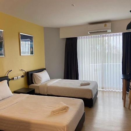 Dluxx Thammasat Hotel Патум Тани Екстериор снимка