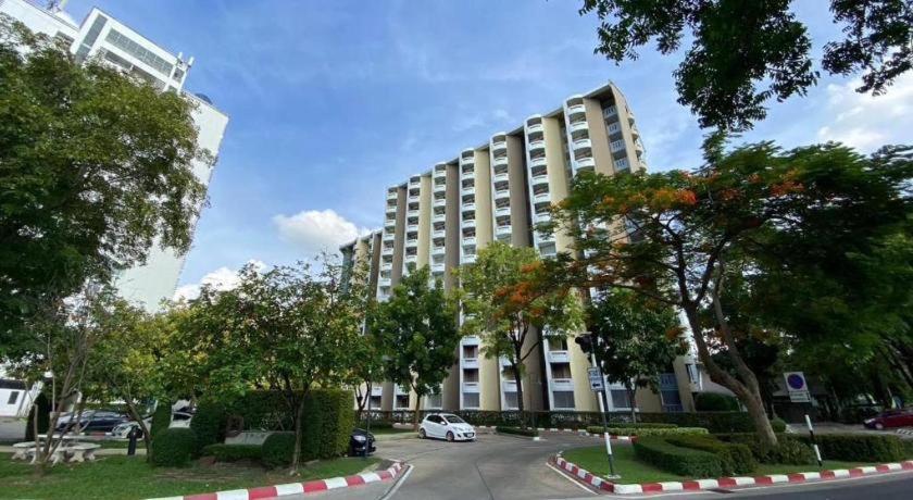 Dluxx Thammasat Hotel Патум Тани Екстериор снимка
