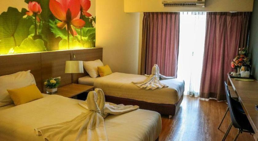 Dluxx Thammasat Hotel Патум Тани Екстериор снимка