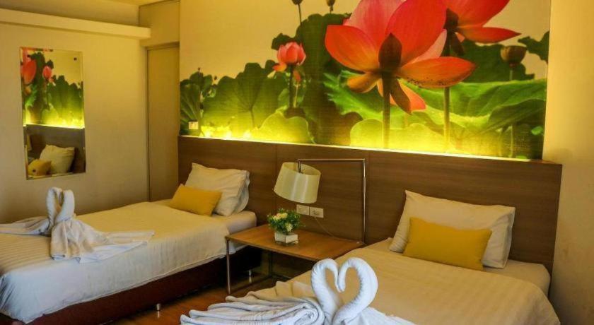 Dluxx Thammasat Hotel Патум Тани Екстериор снимка